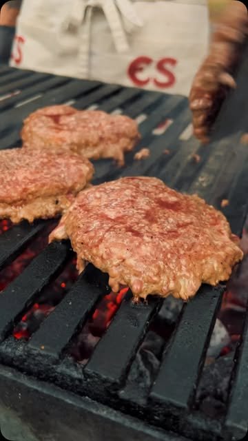 Reel: carnes grelhadas na brasa